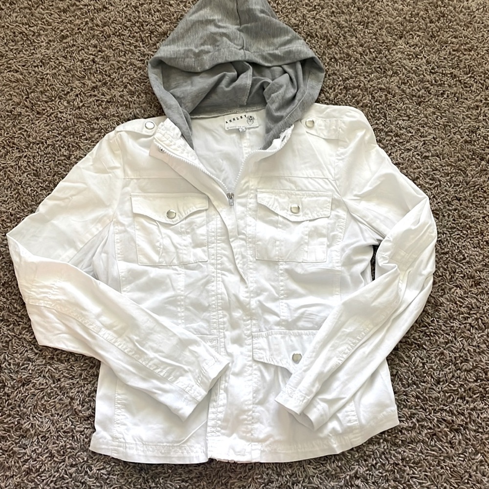 Lightweight zip up jacket with hood - Picture 1 of 4